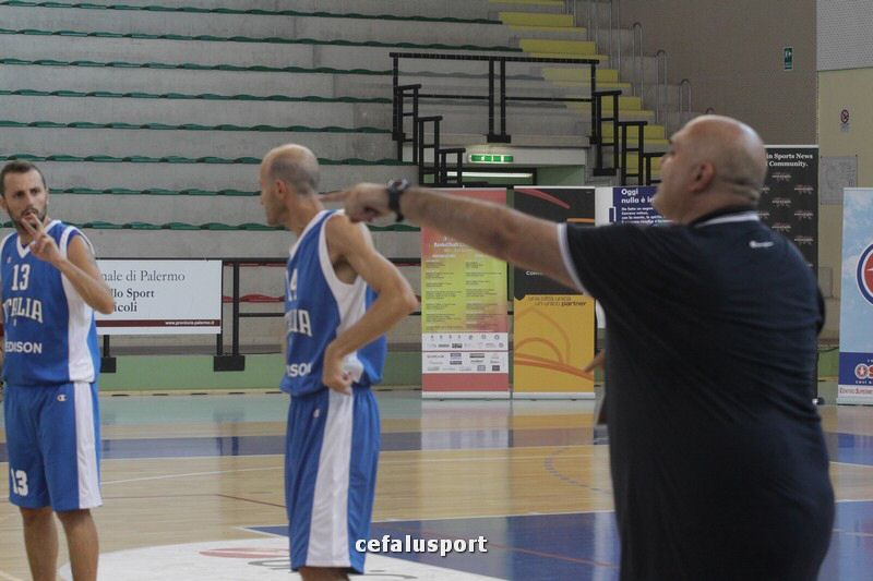 110918 basket 259_tn.jpg